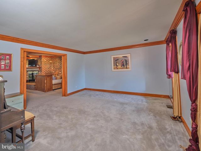 16 TIMOTHY DR, Ivyland, PA 18974