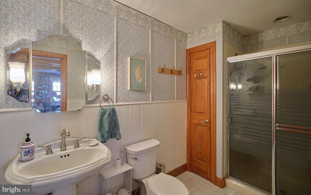 16 TIMOTHY DR, Ivyland, PA 18974