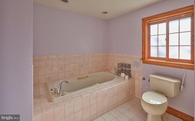 16 TIMOTHY DR, Ivyland, PA 18974