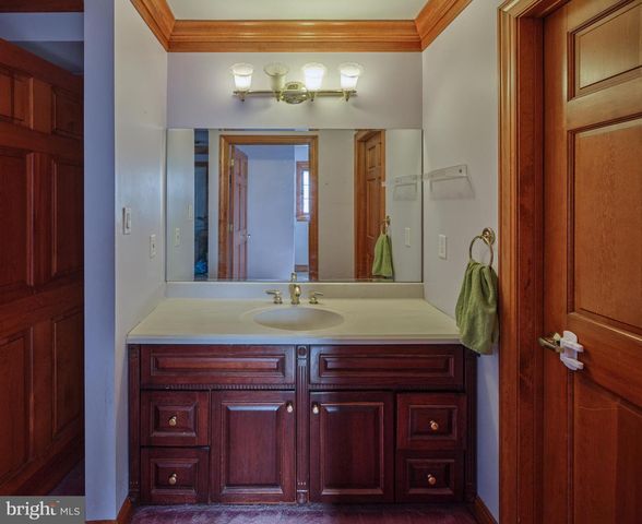 16 TIMOTHY DR, Ivyland, PA 18974