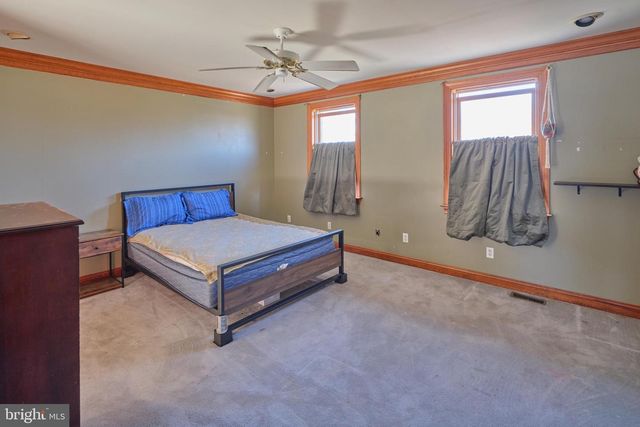 16 TIMOTHY DR, Ivyland, PA 18974