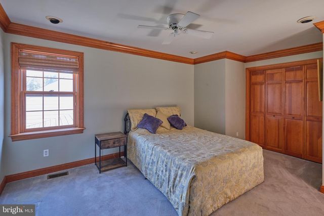 16 TIMOTHY DR, Ivyland, PA 18974