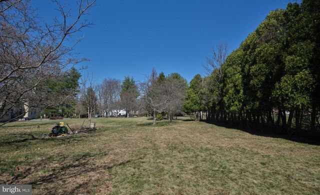 16 TIMOTHY DR, Ivyland, PA 18974