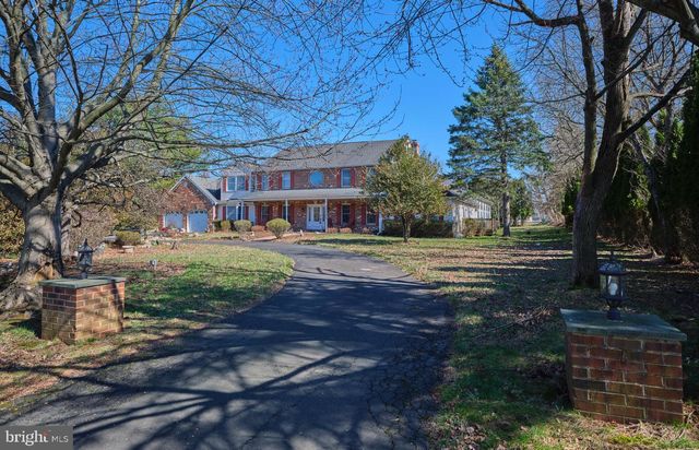 16 TIMOTHY DR, Ivyland, PA 18974