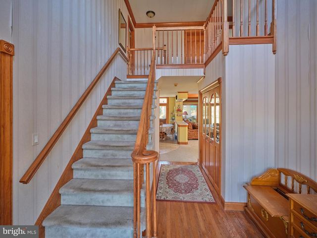 16 TIMOTHY DR, Ivyland, PA 18974