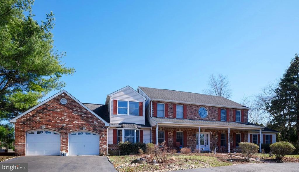 16 TIMOTHY DR, Ivyland, PA 18974