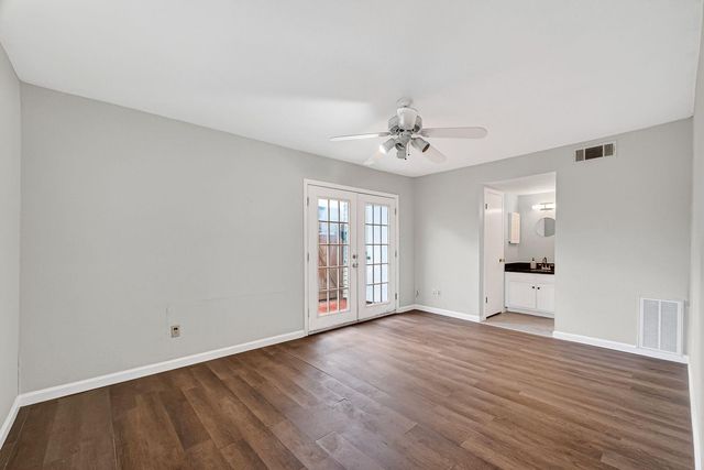 18220 Vinland Drive 8220, Houston, TX 77058