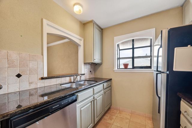 18220 Vinland Drive 8220, Houston, TX 77058