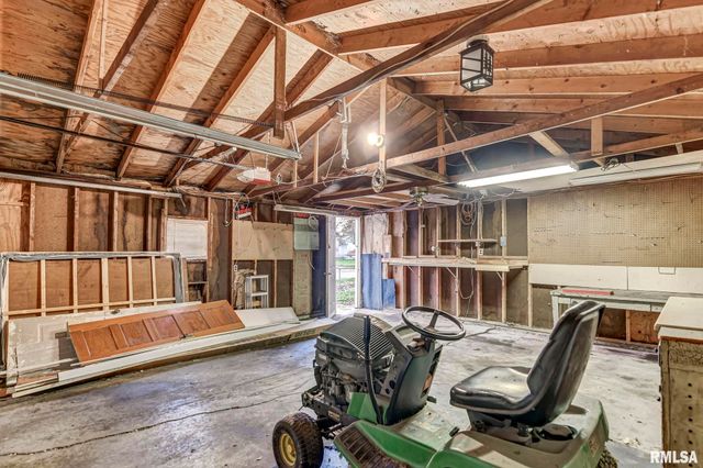 408 S CHEROKEE Street, Taylorville, IL 62568