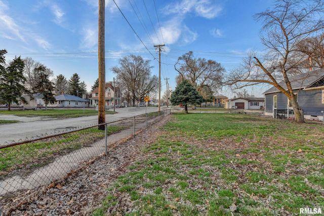 408 S CHEROKEE Street, Taylorville, IL 62568