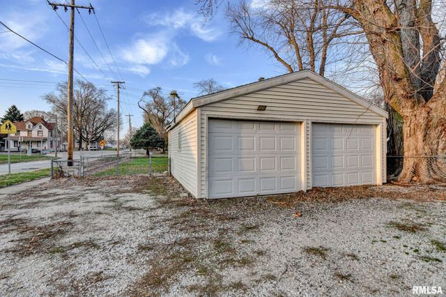 408 S CHEROKEE Street, Taylorville, IL 62568