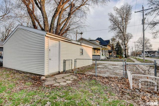 408 S CHEROKEE Street, Taylorville, IL 62568