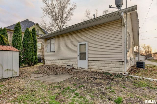 408 S CHEROKEE Street, Taylorville, IL 62568