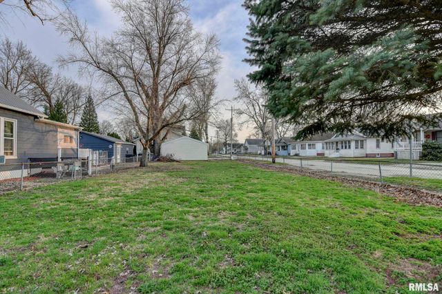 408 S CHEROKEE Street, Taylorville, IL 62568