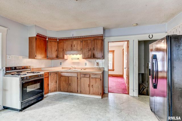 408 S CHEROKEE Street, Taylorville, IL 62568