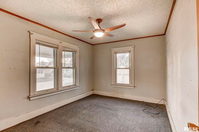 408 S CHEROKEE Street, Taylorville, IL 62568