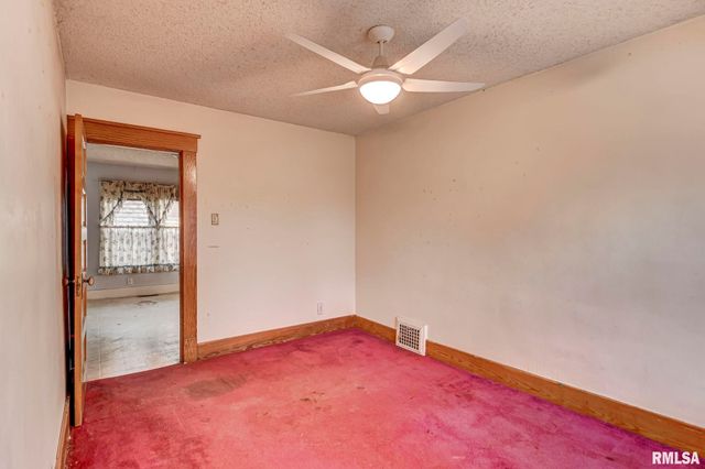 408 S CHEROKEE Street, Taylorville, IL 62568