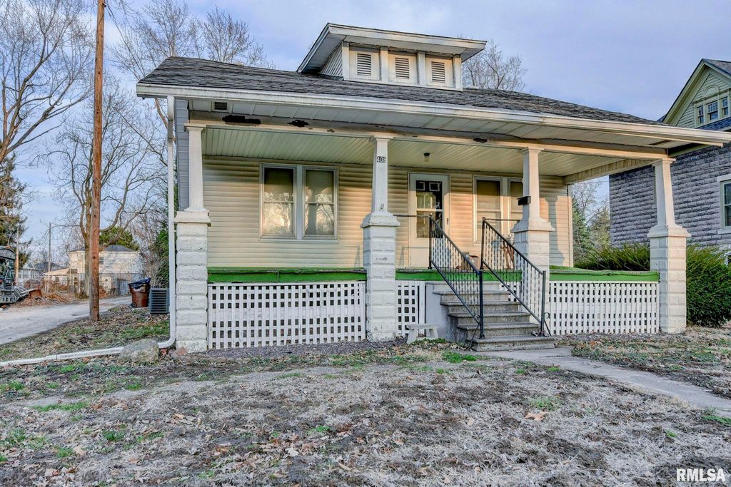 408 S CHEROKEE Street, Taylorville, IL 62568