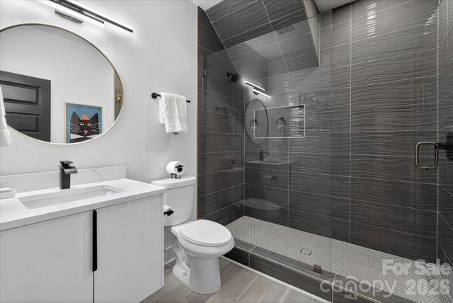1608 Chippendale Road, Charlotte, NC 28205