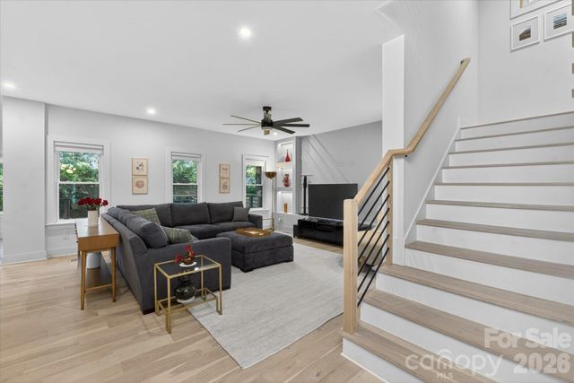 1608 Chippendale Road, Charlotte, NC 28205