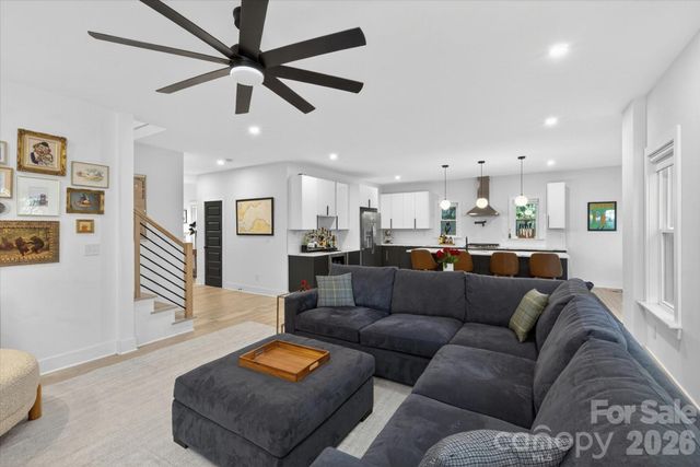 1608 Chippendale Road, Charlotte, NC 28205
