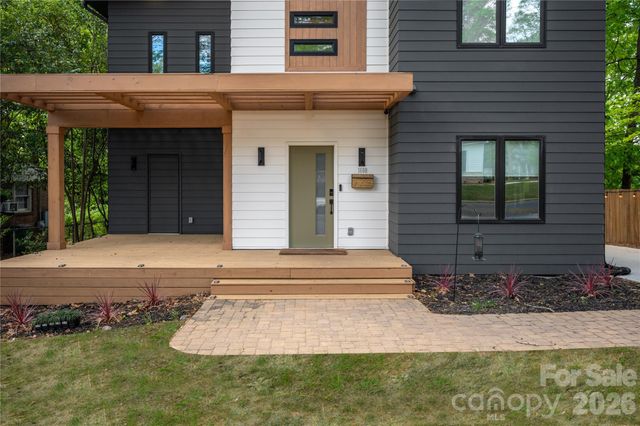 1608 Chippendale Road, Charlotte, NC 28205