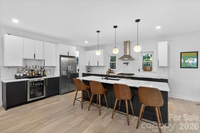 1608 Chippendale Road, Charlotte, NC 28205