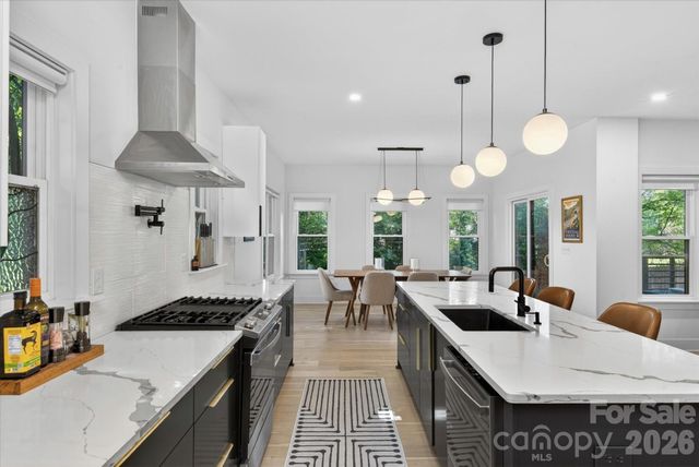 1608 Chippendale Road, Charlotte, NC 28205