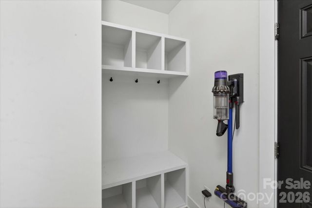 1608 Chippendale Road, Charlotte, NC 28205