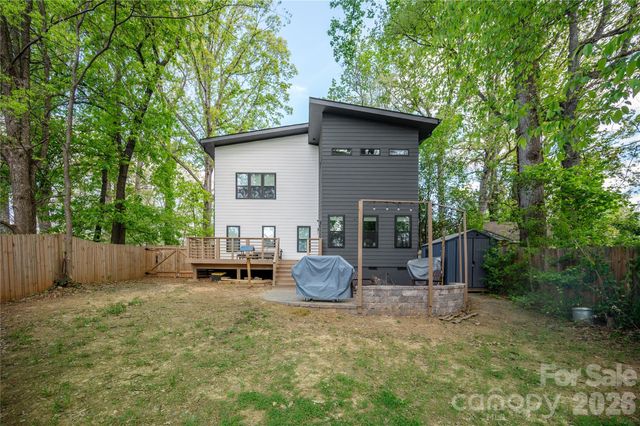 1608 Chippendale Road, Charlotte, NC 28205