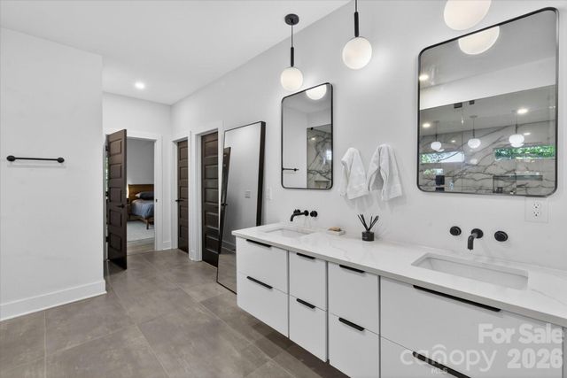 1608 Chippendale Road, Charlotte, NC 28205