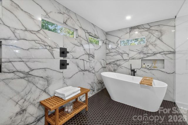1608 Chippendale Road, Charlotte, NC 28205