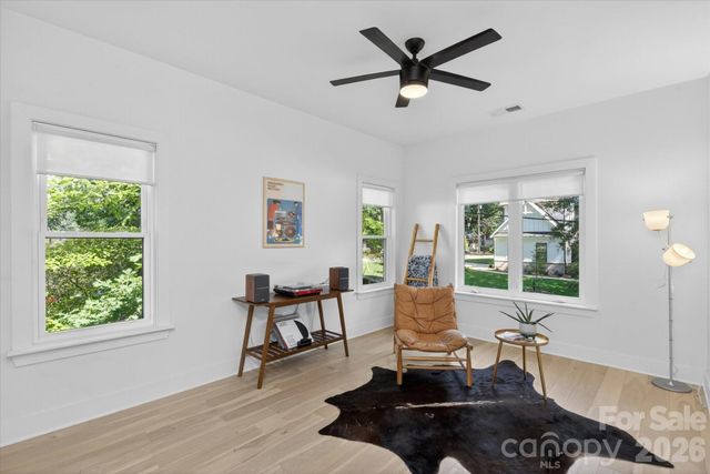 1608 Chippendale Road, Charlotte, NC 28205