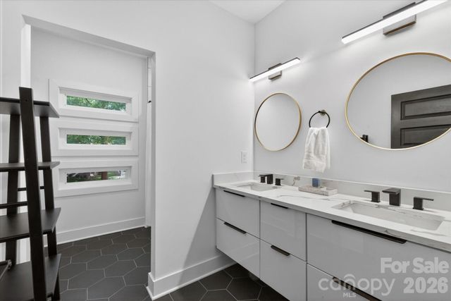 1608 Chippendale Road, Charlotte, NC 28205