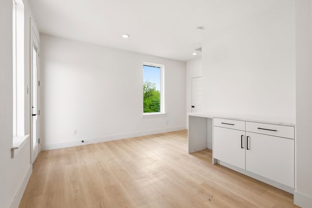 413 N Patton Avenue, Dallas, TX 75203