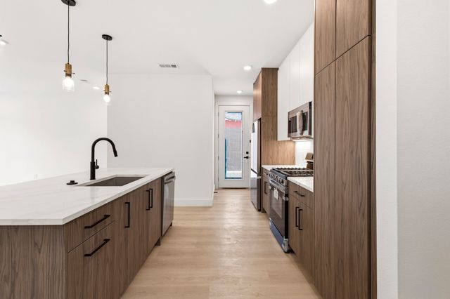 413 N Patton Avenue, Dallas, TX 75203