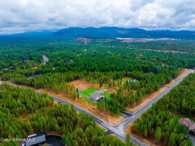 22388 N Hollow Top RD, Rathdrum, ID 83858