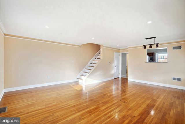 6300 LONGFELLOW ST, Riverdale, MD 20737