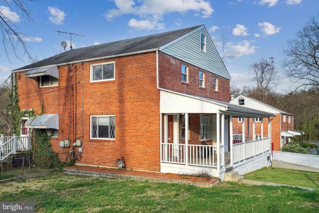 6300 LONGFELLOW ST, Riverdale, MD 20737