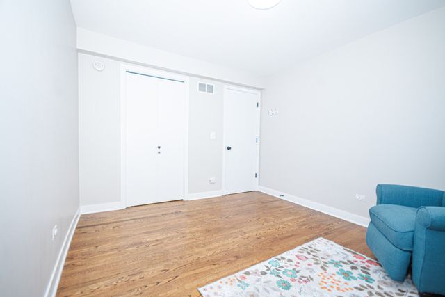 7942 W ADDISON Street 1, Chicago, IL 60634