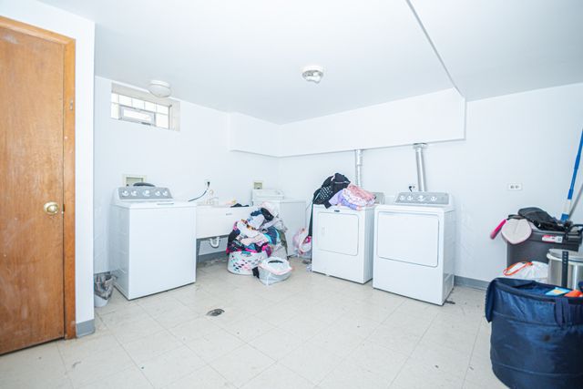 7942 W ADDISON Street 1, Chicago, IL 60634