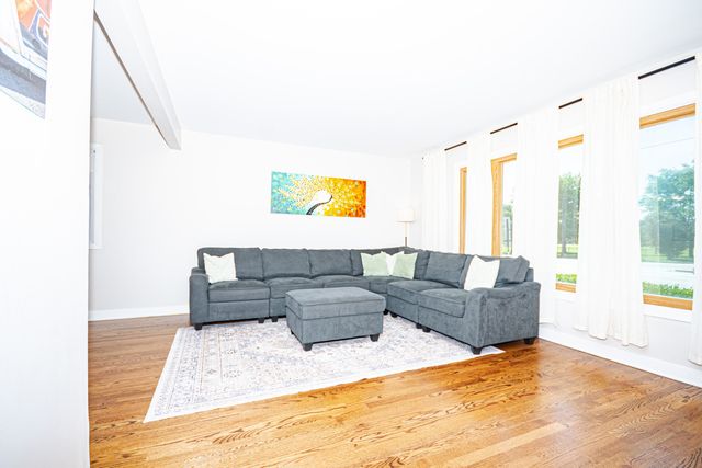 7942 W ADDISON Street 1, Chicago, IL 60634