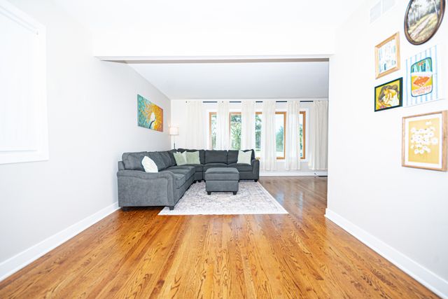 7942 W ADDISON Street 1, Chicago, IL 60634