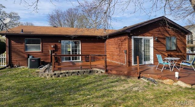 753 Boulevard De Cannes, Edwardsville, IL 62025