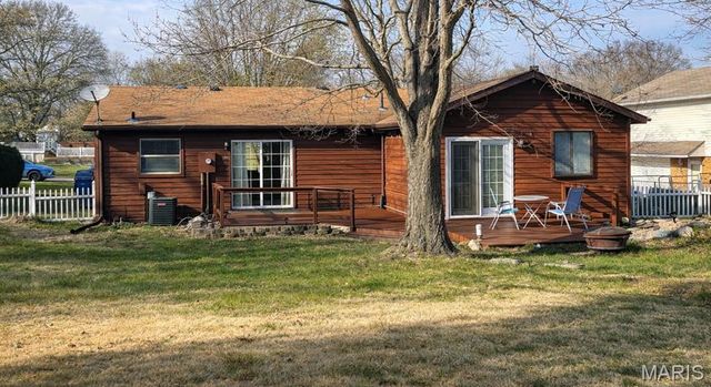 753 Boulevard De Cannes, Edwardsville, IL 62025
