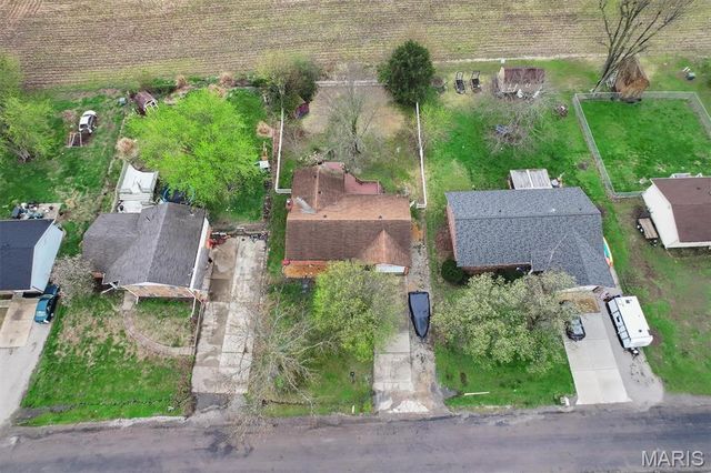 753 Boulevard De Cannes, Edwardsville, IL 62025