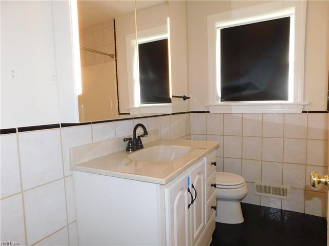 5004 Hassell ST, Virginia Beach, VA 23455