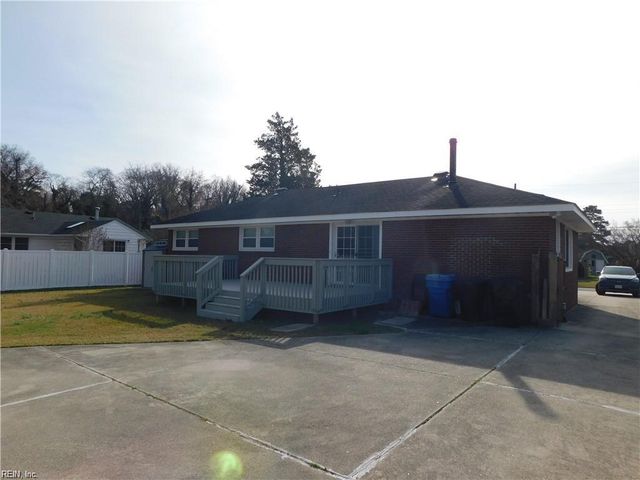 5004 Hassell ST, Virginia Beach, VA 23455