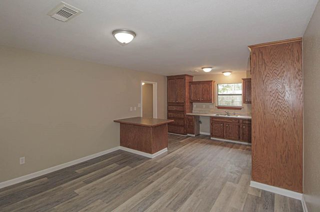 345 Cherokee Lane, Onalaska, TX 77360