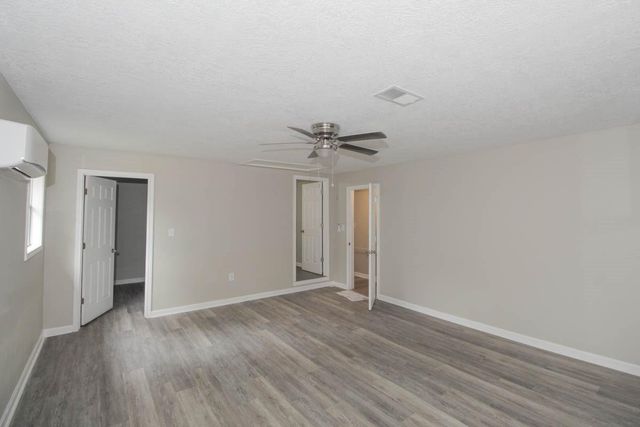 345 Cherokee Lane, Onalaska, TX 77360